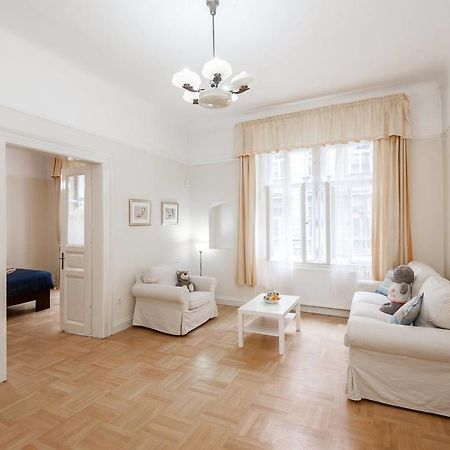 Historic Centre-Spacious Apartment ปราก ภายนอก รูปภาพ