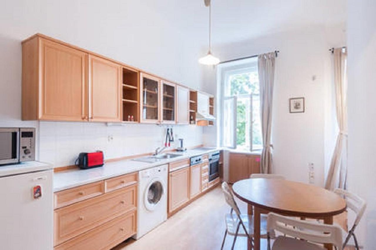 Historic Centre-Spacious Apartment ปราก ภายนอก รูปภาพ